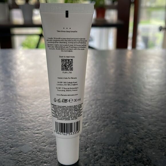 Flanerie Lily Bloom Hyaluronic Vivifying Serum prevent 1st signs of aging - Picture 3 of 3